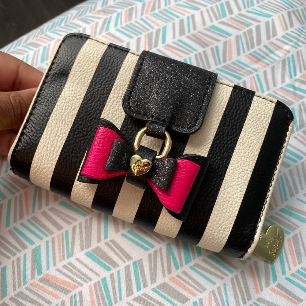 Betsey Johnson wallet